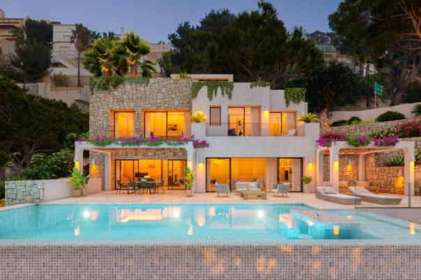 5 bed villa in Altea