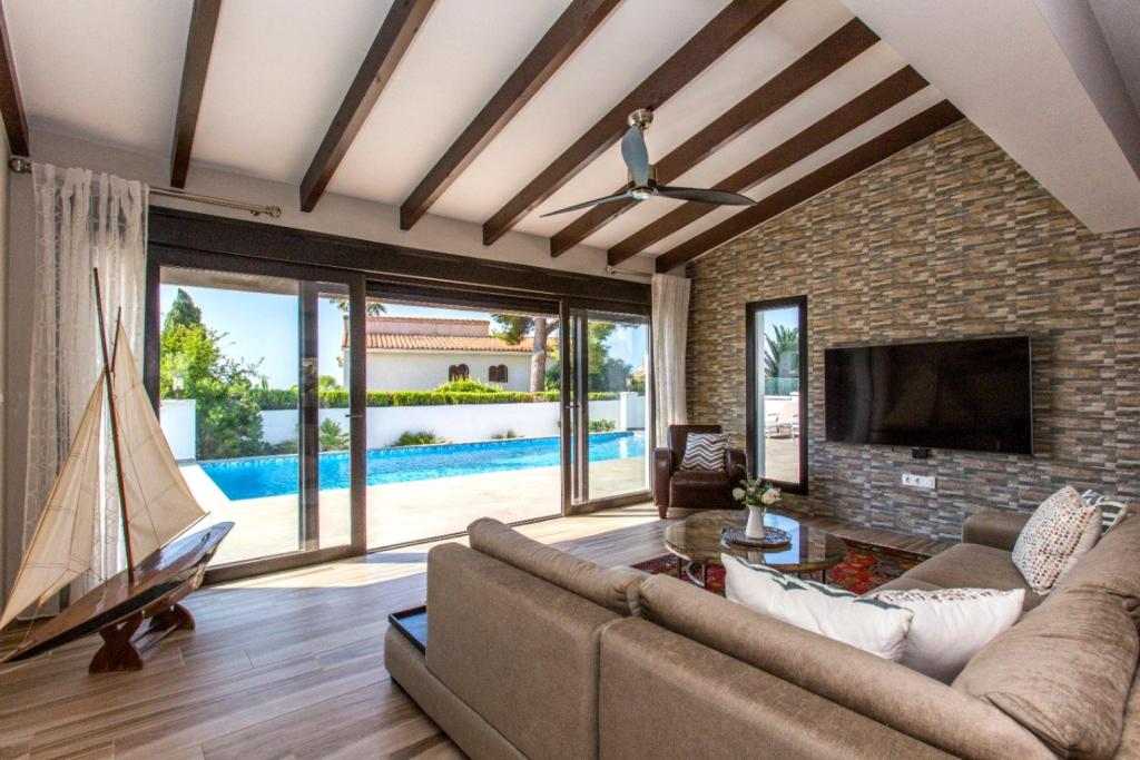 4 bed villas in Moraira