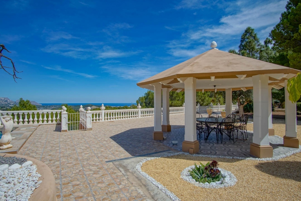 8 bed villa in La Nucía