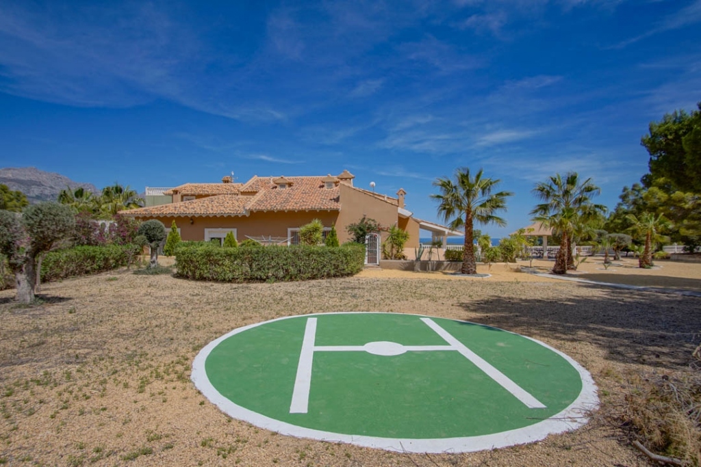 8 bed villa in La Nucía
