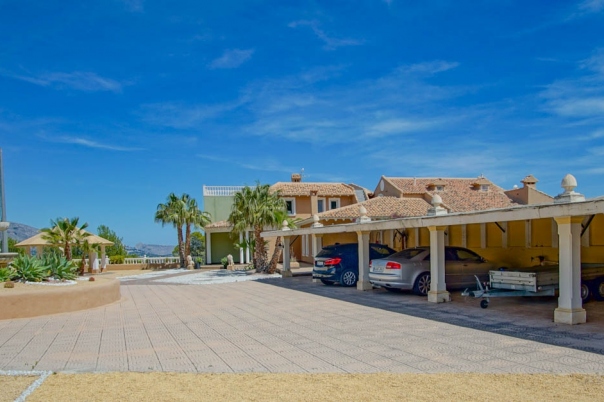 8 bed villa in La Nucía