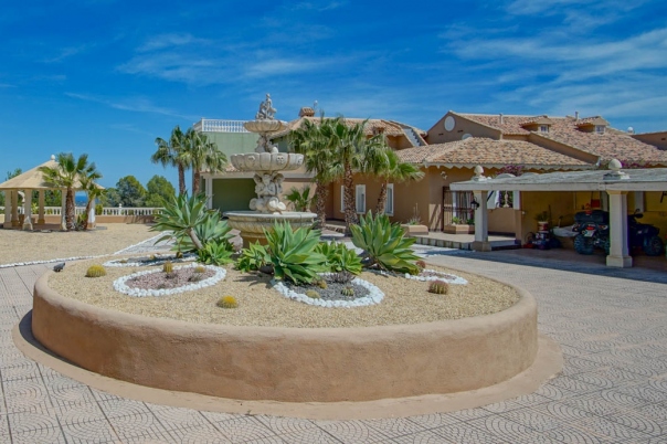 8 bed villa in La Nucía