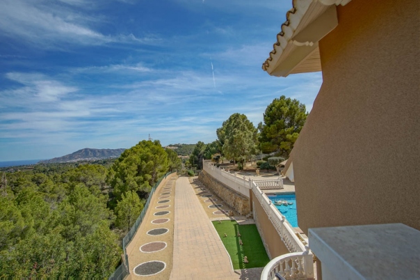 8 bed villa in La Nucía