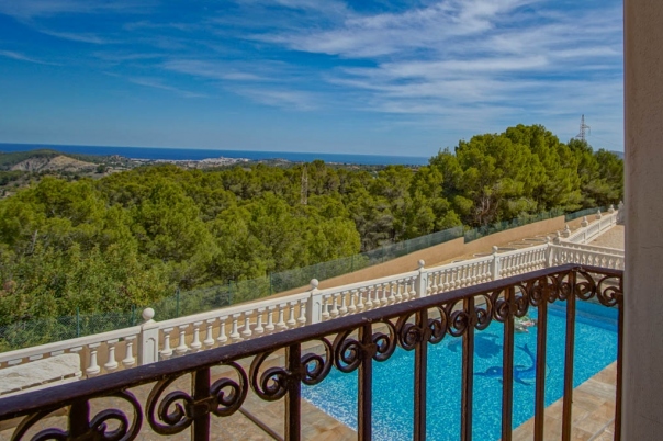 8 bed villa in La Nucía