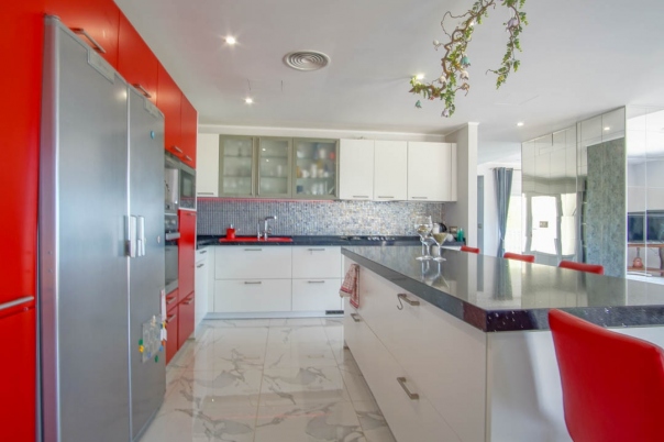 8 bed villa in La Nucía