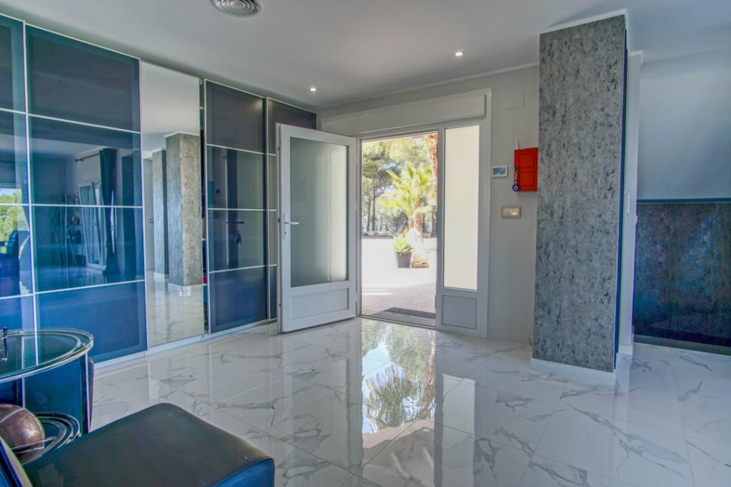 8 bed villa in La Nucía