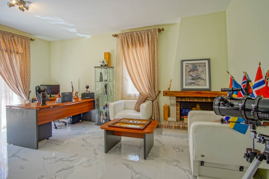 8 bed villa in La Nucía