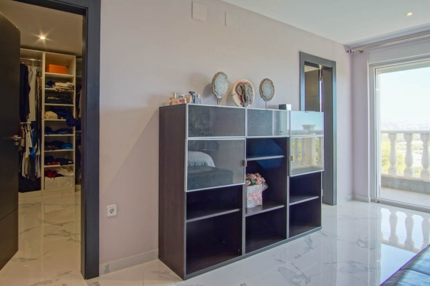 8 bed villa in La Nucía