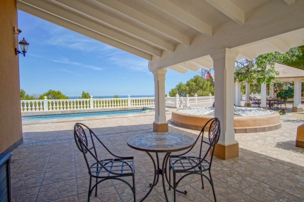 8 bed villa in La Nucía
