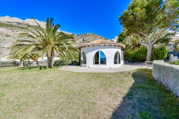 8 bed villa in Altea