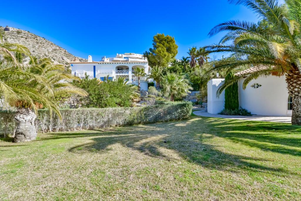 8 bed villa in Altea