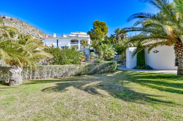 8 bed villa in Altea