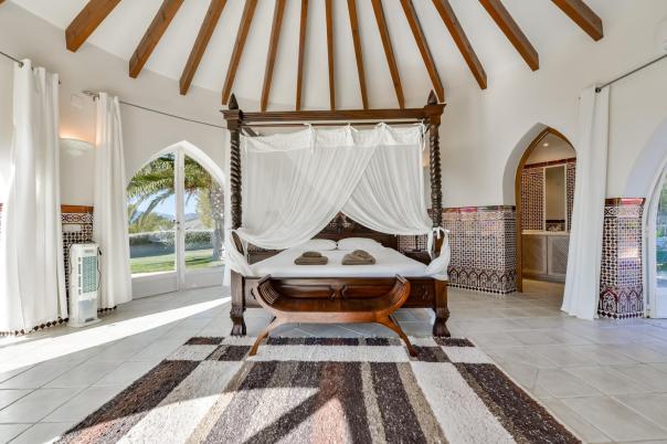 8 bed villa in Altea