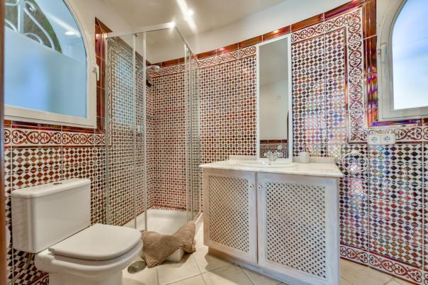 8 bed villa in Altea