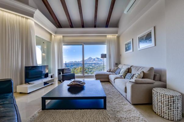 8 bed villa in Altea