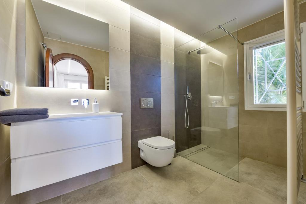 8 bed villa in Altea