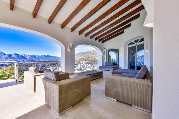 8 bed villa in Altea