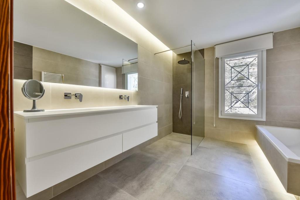 8 bed villa in Altea