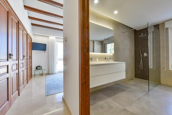 8 bed villa in Altea