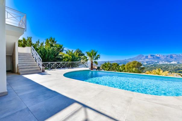 8 bed villa in Altea