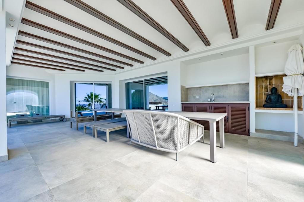 8 bed villa in Altea