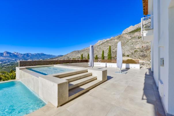 8 bed villa in Altea