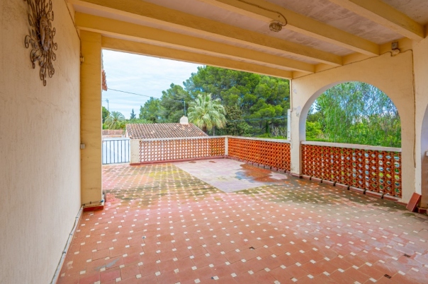 5 bed villa in Denia