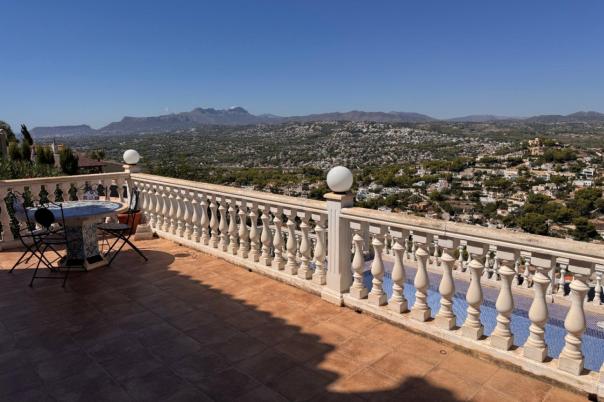 5 bed villa in Moraira