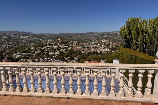 5 bed villa in Moraira
