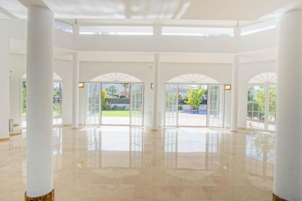 5 bed villa in Alfaz del Pi