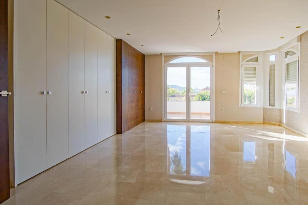 5 bed villa in Alfaz del Pi