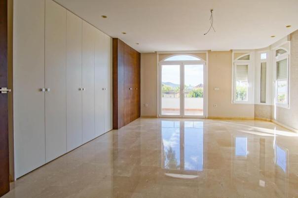 5 bed villa in Alfaz del Pi