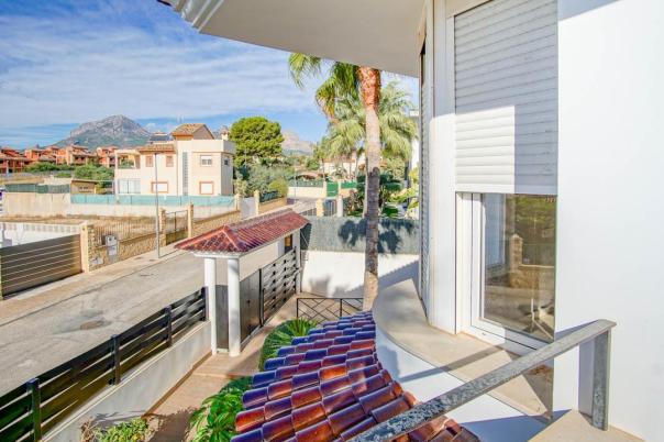5 bed villa in Alfaz del Pi
