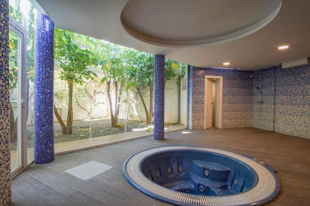 5 bed villa in Alfaz del Pi