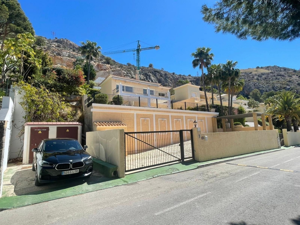 3 bed villa in Altea