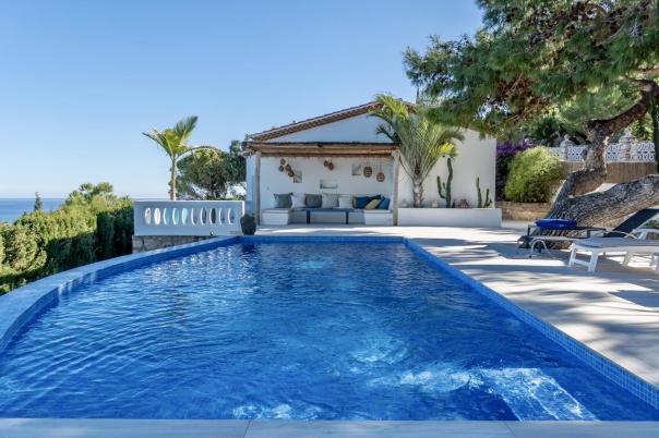 4 bed villa in Denia