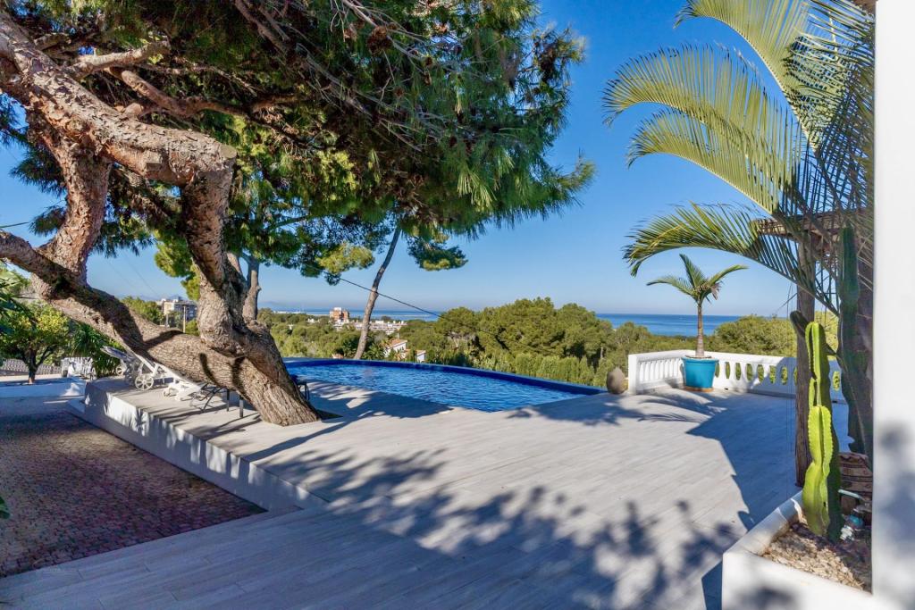 4 bed villa in Denia