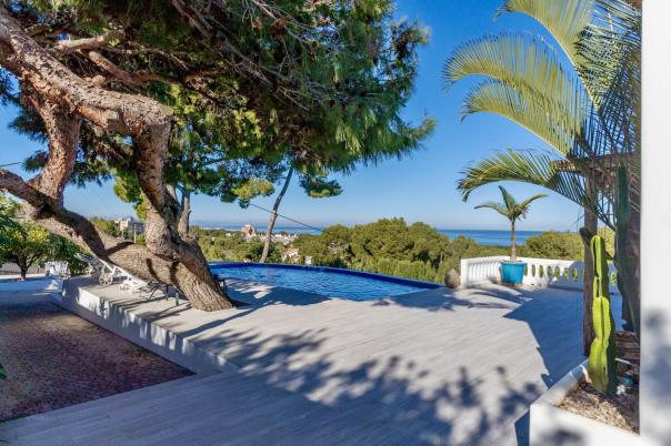 4 bed villa in Denia
