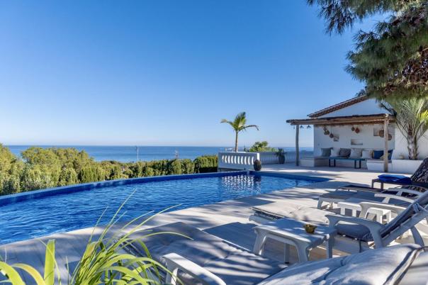 4 bed villa in Denia