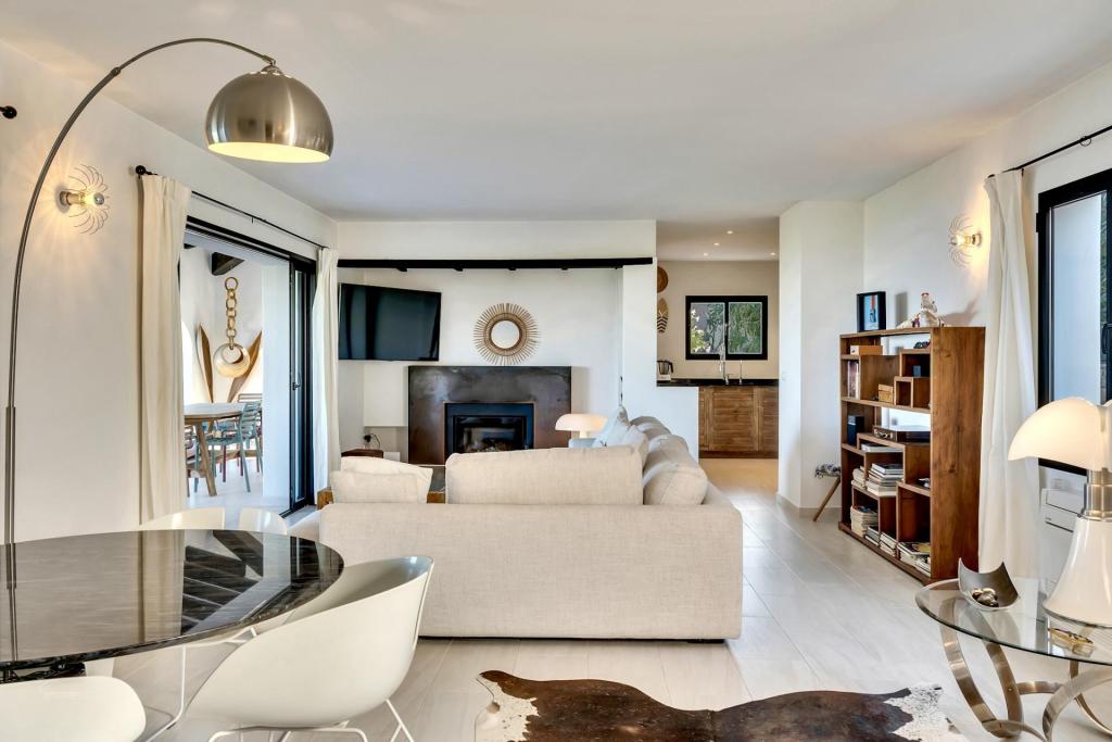 4 bed villa in Denia