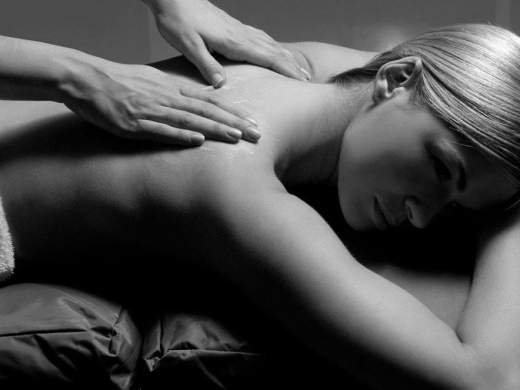 Complement your holiday with a Professional Massage in your Villa with Kate Moss