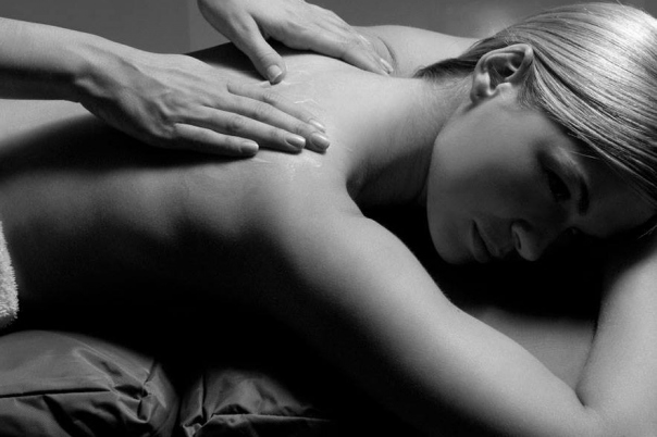 Complement your holiday with a Professional Massage in your Villa with Kate Moss
