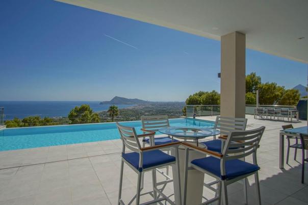 5 bed villa in Altea