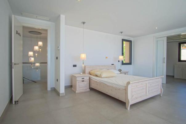 5 bed villa in Altea