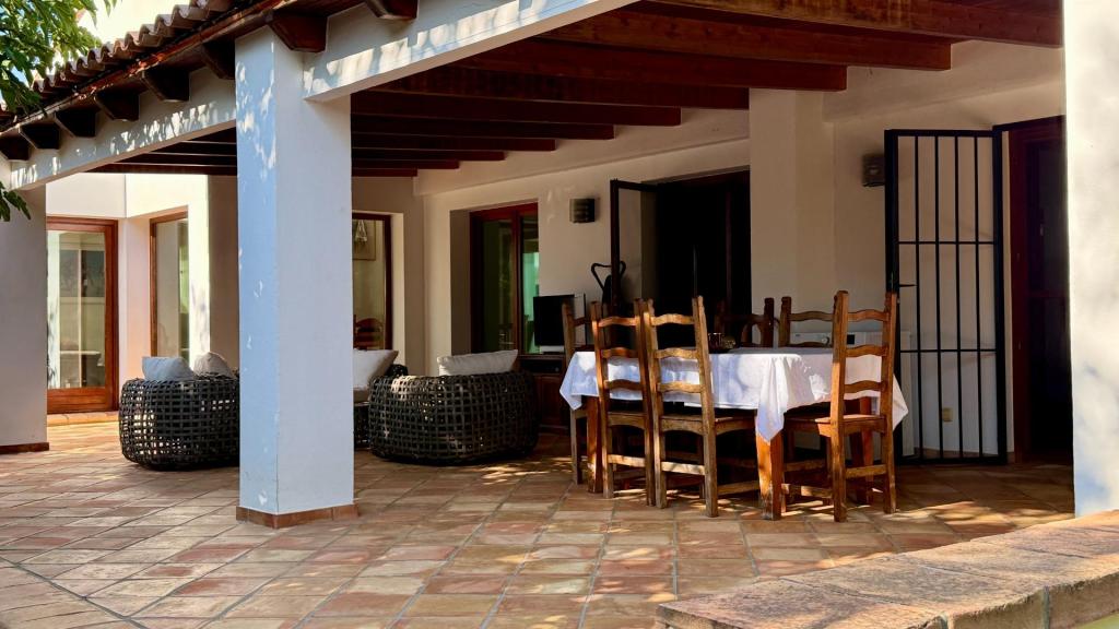 5 bed villas in Denia