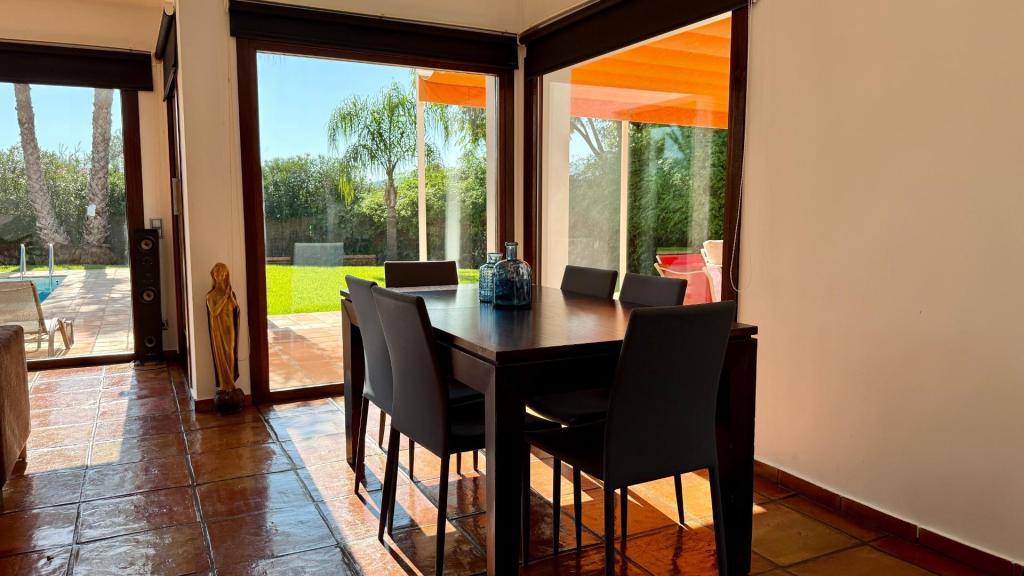 5 bed villas in Denia