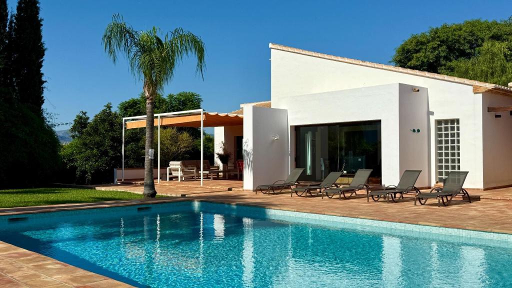 5 bed villas in Denia