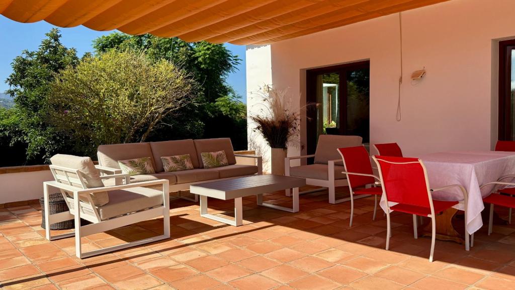 5 bed villas in Denia
