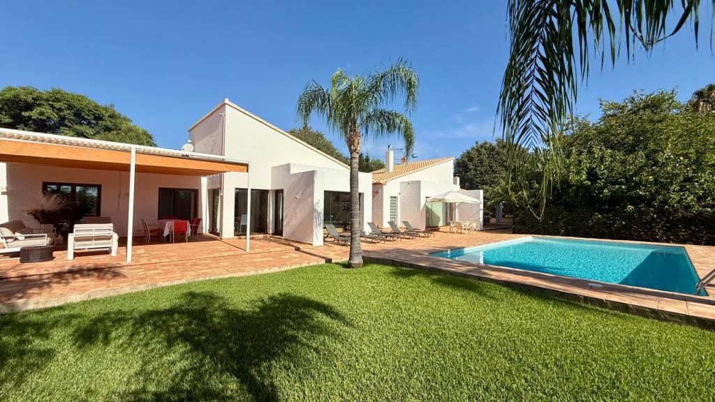 5 bed villas in Denia
