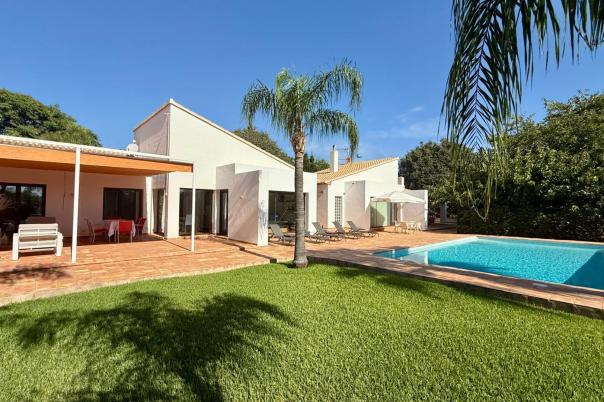 5 bed villas in Denia